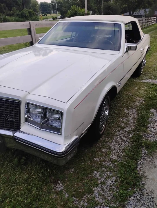 1983 Buick Riviera 4th-7th Gen - Image 4 of 7