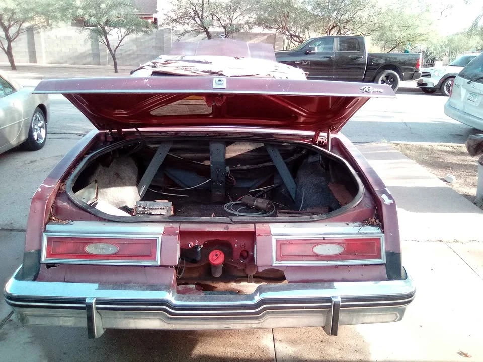 1983 Buick Riviera 4th-7th Gen - Image 14 of 18