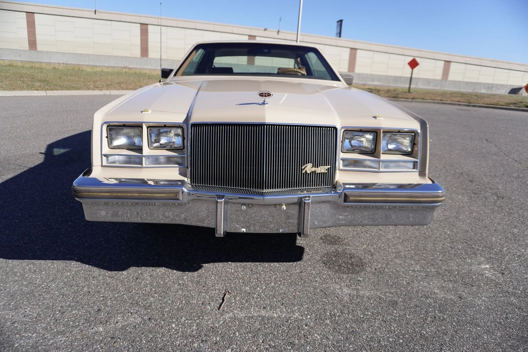 1983 Buick Riviera 4th-7th Gen - Image 9 of 21