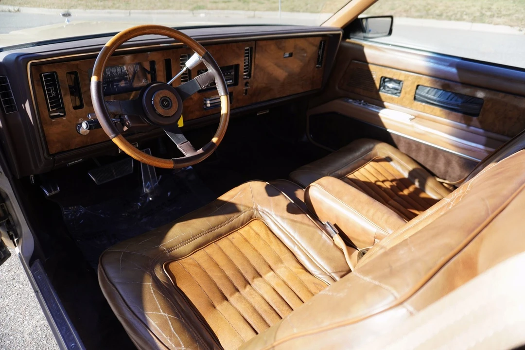 1983 Buick Riviera 4th-7th Gen - Image 10 of 21