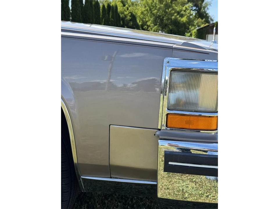 1983 Cadillac Brougham - Image 31 of 31