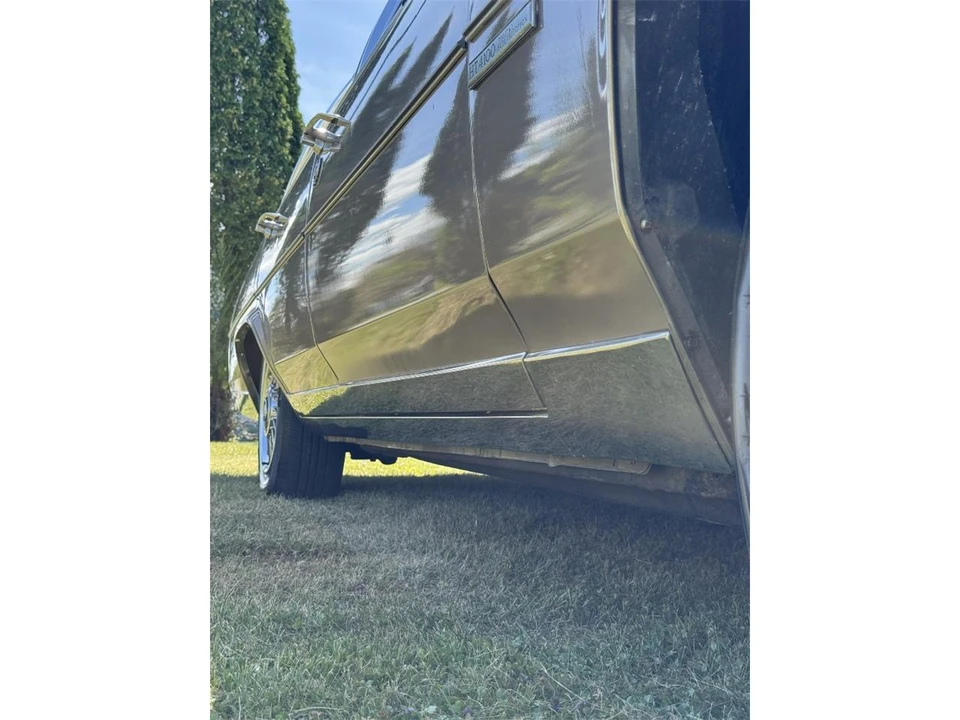 1983 Cadillac Brougham - Image 28 of 31