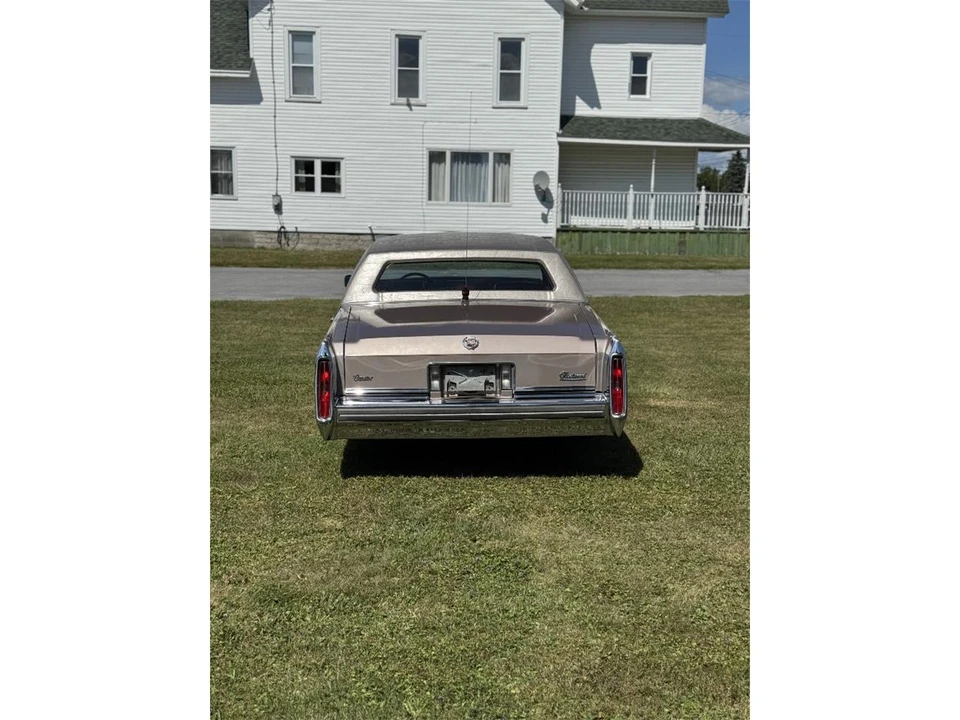 1983 Cadillac Brougham - Image 5 of 31