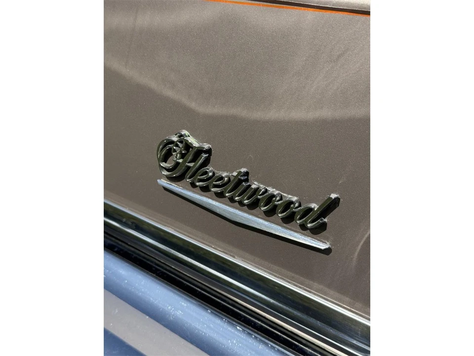 1983 Cadillac Brougham - Image 17 of 31