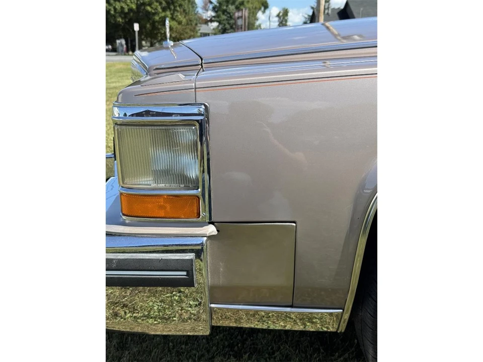 1983 Cadillac Brougham - Image 30 of 31