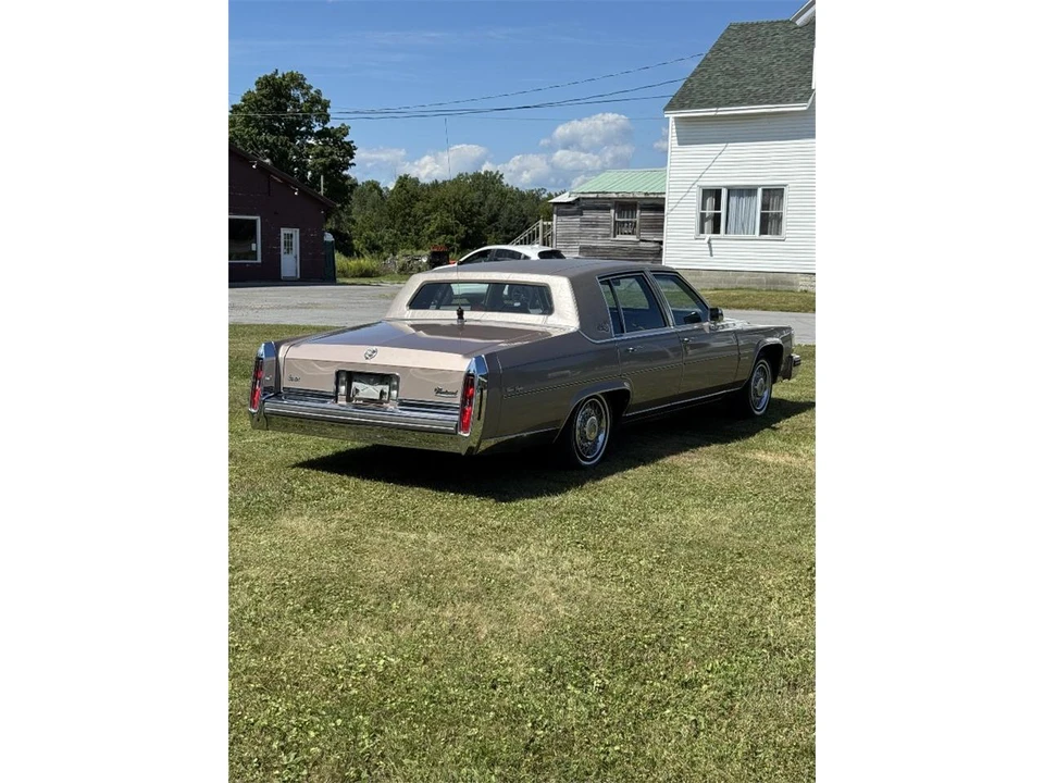 1983 Cadillac Brougham - Image 6 of 31