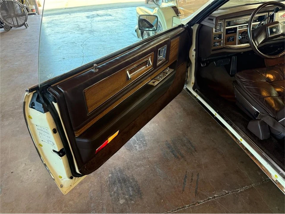 1983 Cadillac DeVille 5th Gen - Image 8 of 31