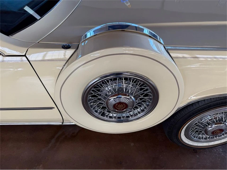 1983 Cadillac DeVille 5th Gen - Image 26 of 31