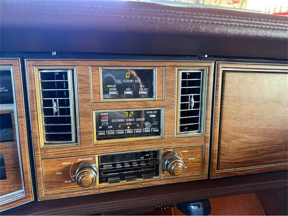 1983 Cadillac DeVille 5th Gen - Image 15 of 31