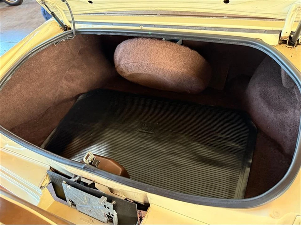 1983 Cadillac DeVille 5th Gen - Image 18 of 31