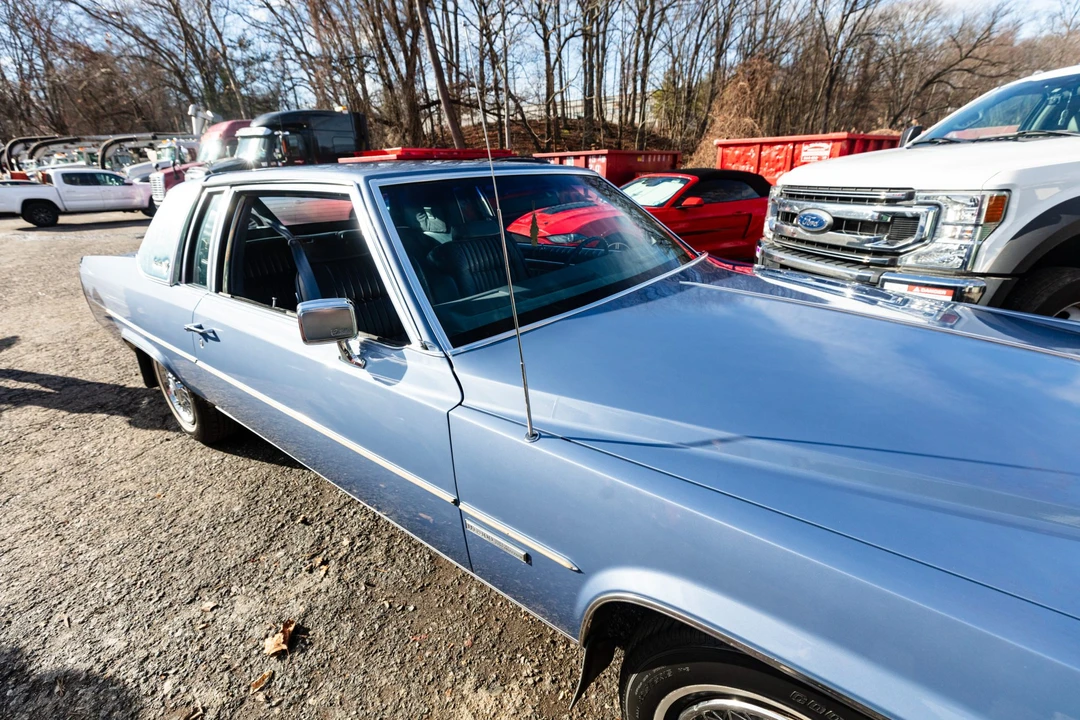 1983 Cadillac DeVille 5th Gen - Image 17 of 31