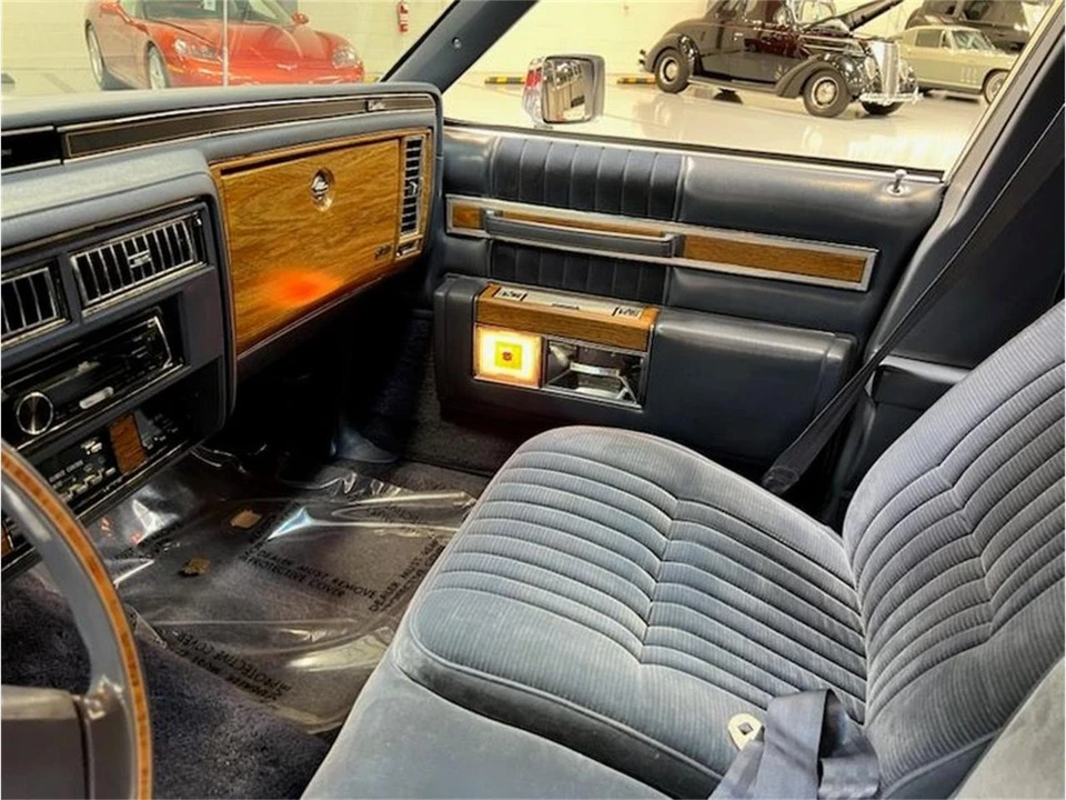 1983 Cadillac DeVille 5th Gen - Image 16 of 23