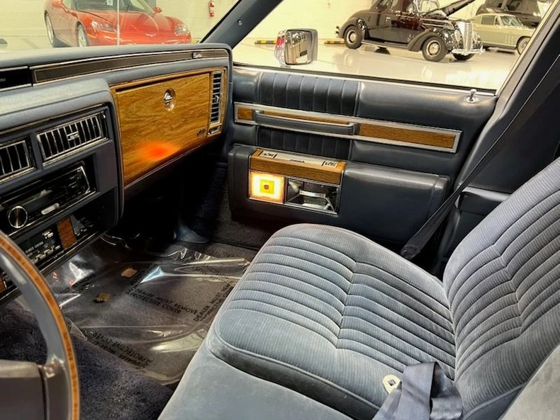1983 Cadillac DeVille 5th Gen - Image 16 of 23