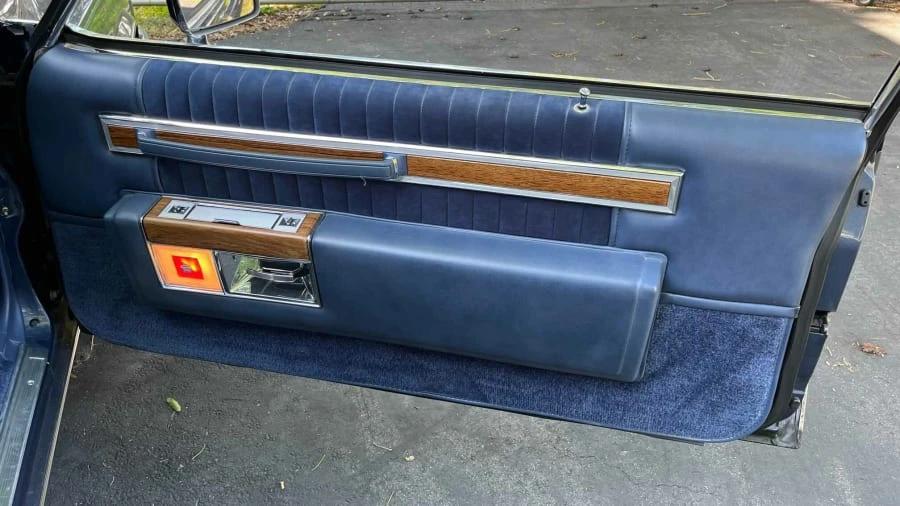1983 Cadillac DeVille 5th Gen - Image 9 of 28