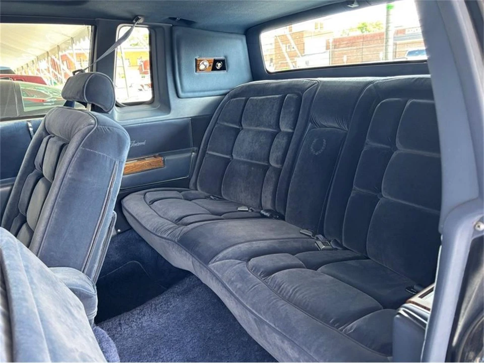 1983 Cadillac Fleetwood - Image 10 of 18