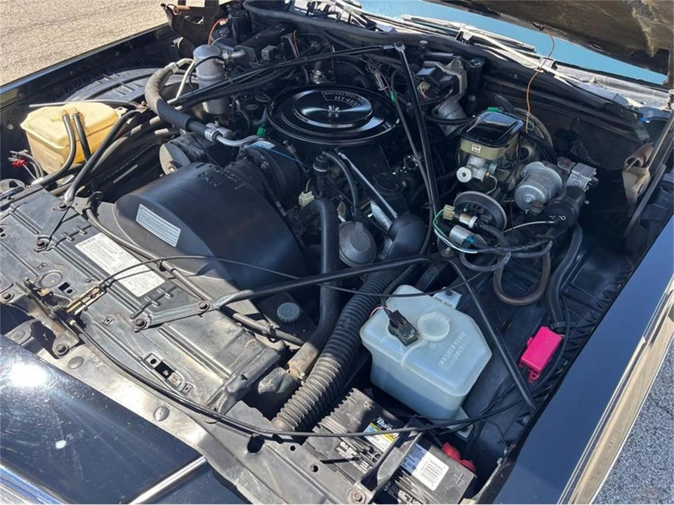 1983 Cadillac Fleetwood - Image 18 of 18