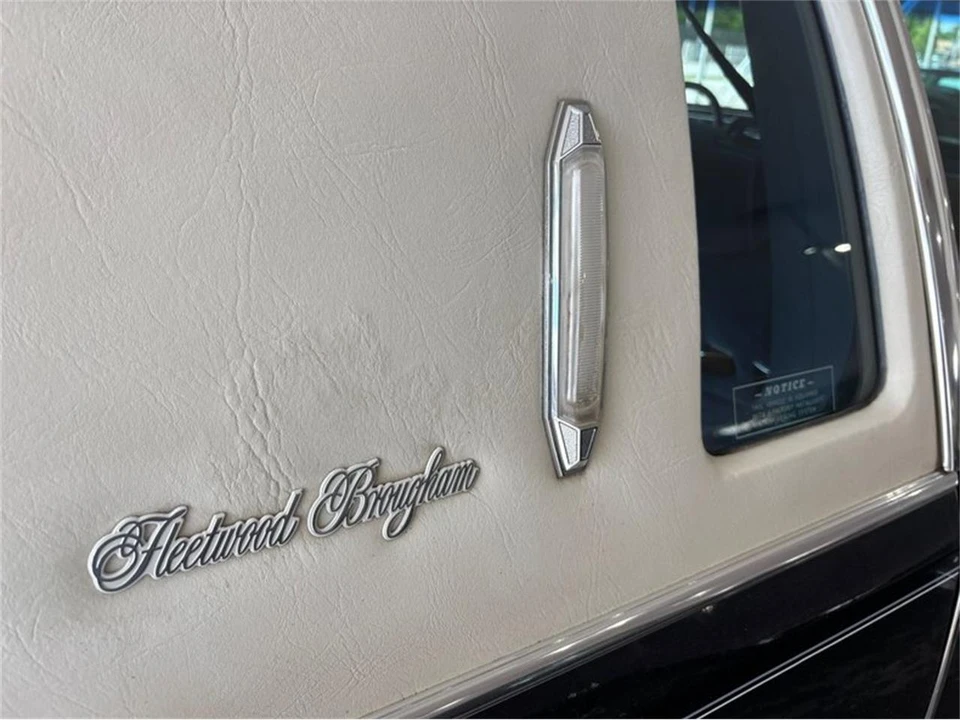 1983 Cadillac Fleetwood - Image 8 of 18