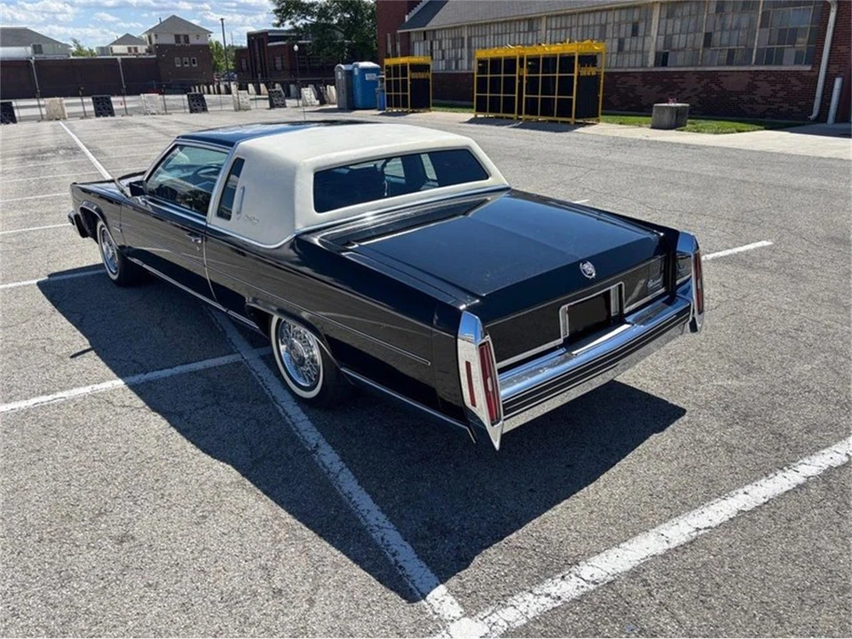 1983 Cadillac Fleetwood - Image 4 of 18