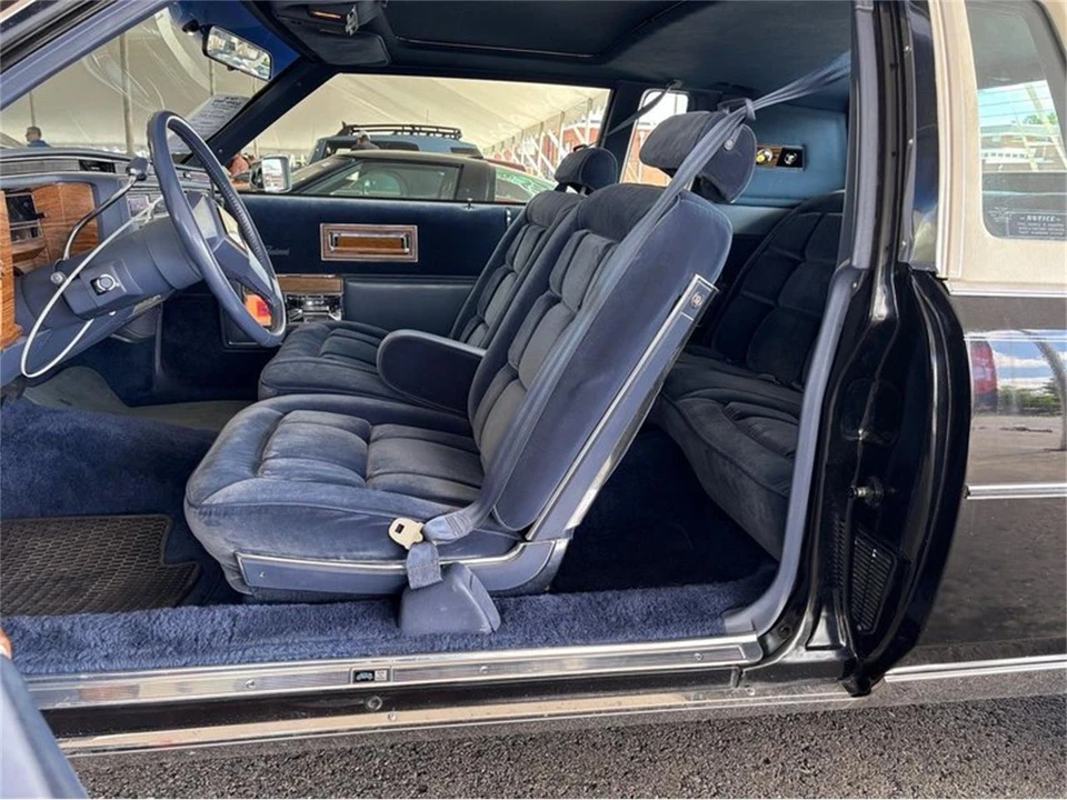 1983 Cadillac Fleetwood - Image 9 of 18