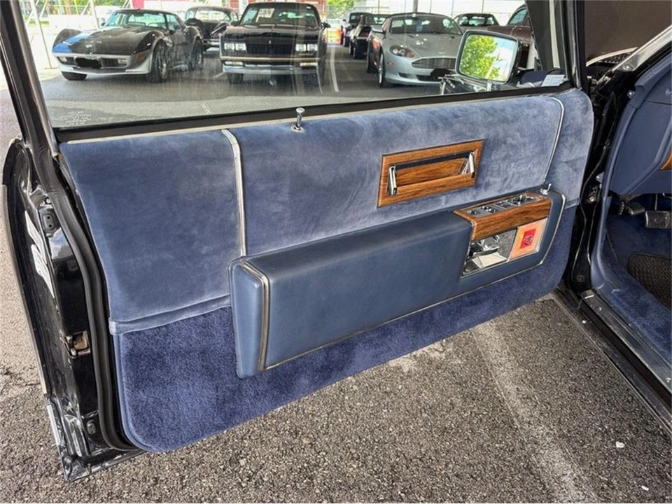 1983 Cadillac Fleetwood - Image 15 of 18