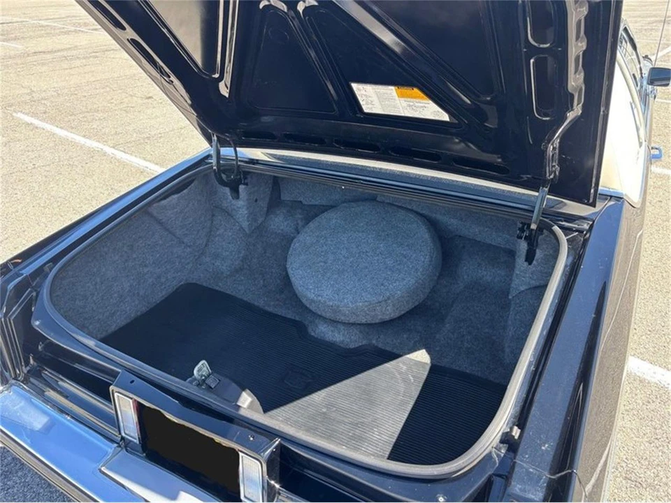 1983 Cadillac Fleetwood - Image 17 of 18