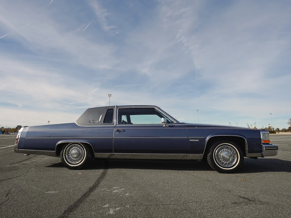 1983 Cadillac Fleetwood - Image 9 of 31