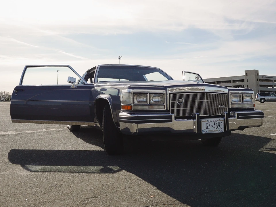 1983 Cadillac Fleetwood - Image 11 of 31