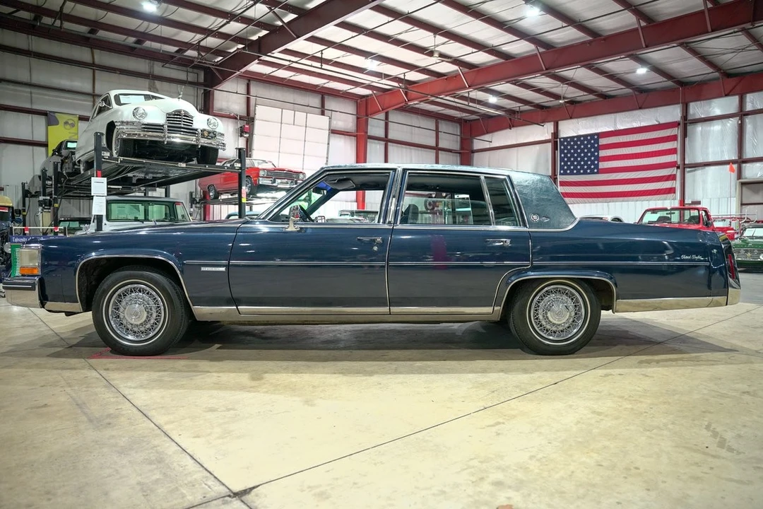 1983 Cadillac Brougham - Image 4 of 12