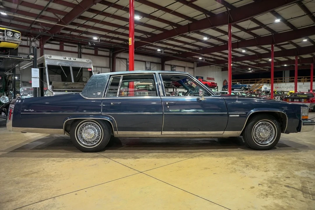 1983 Cadillac Fleetwood - Image 10 of 12