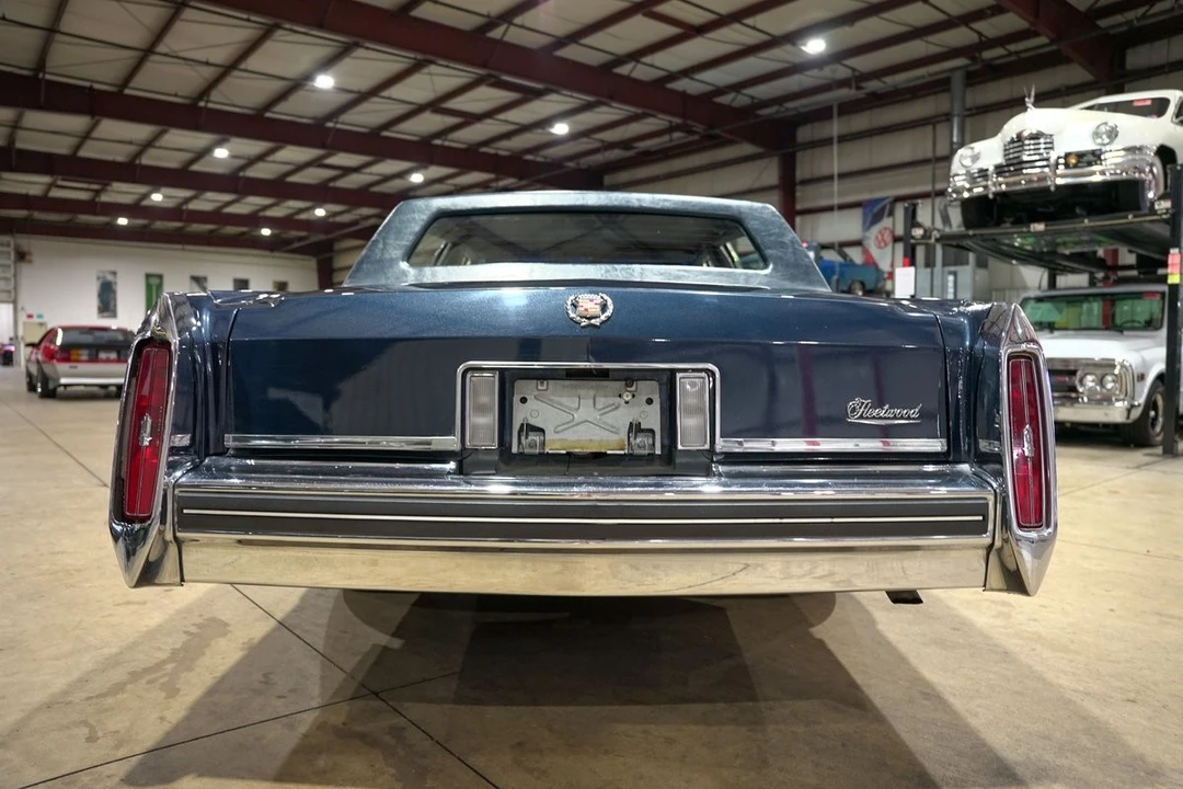 1983 Cadillac Brougham - Image 7 of 12