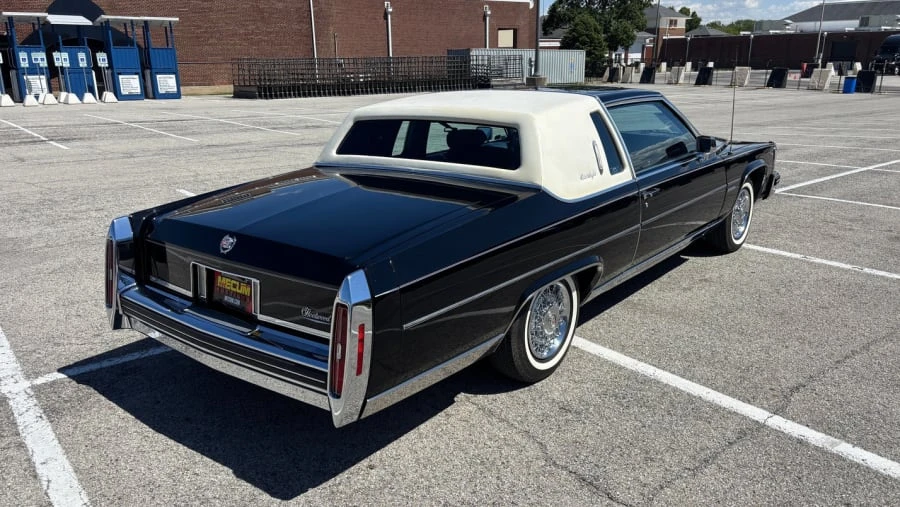 1983 Cadillac Fleetwood - Image 2 of 20