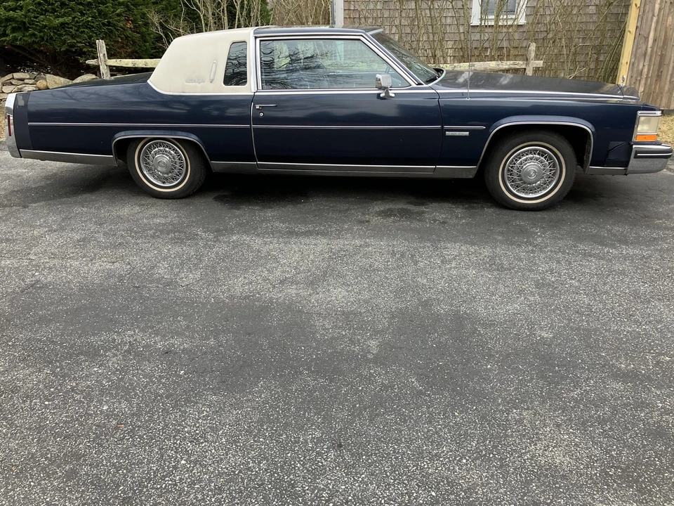 1983 Cadillac Brougham - Image 13 of 31