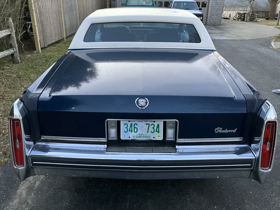 1983 Cadillac Brougham - Image 8 of 31