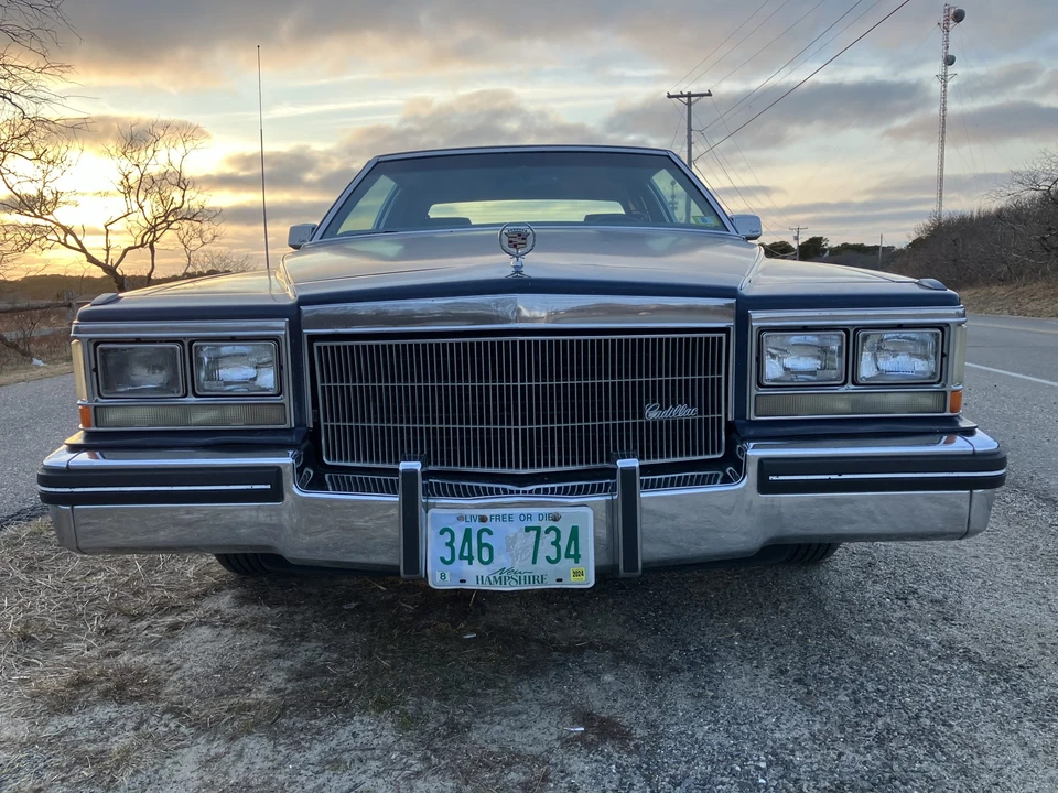 1983 Cadillac Brougham - Image 18 of 31