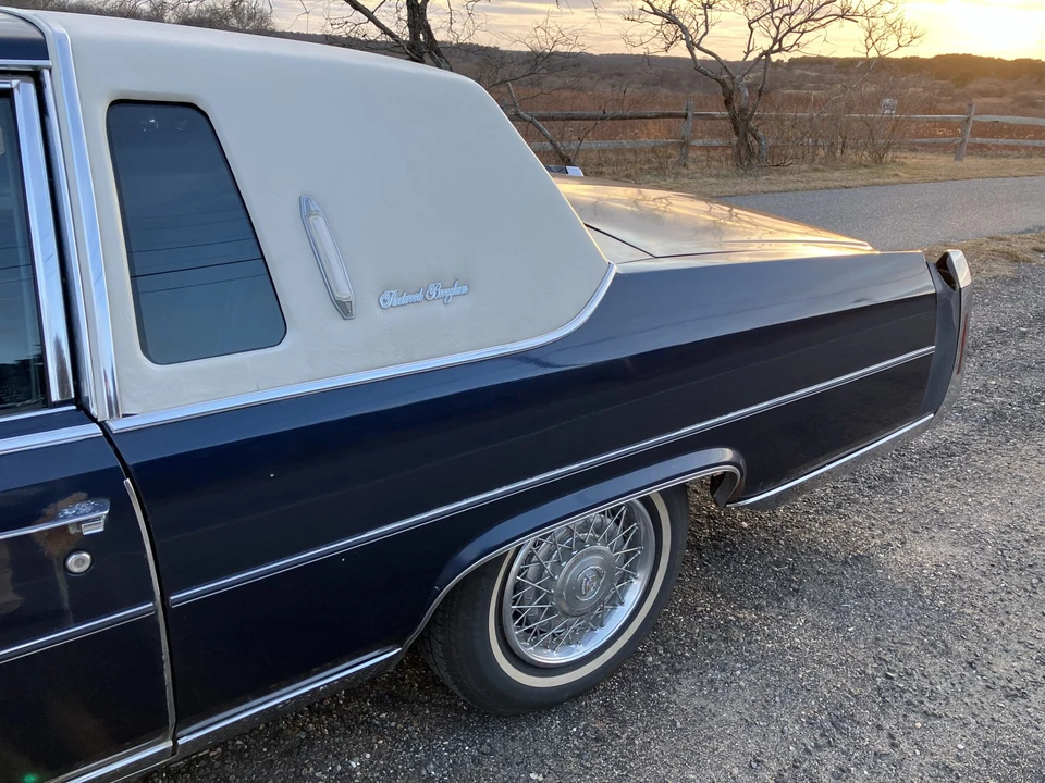 1983 Cadillac Brougham - Image 26 of 31