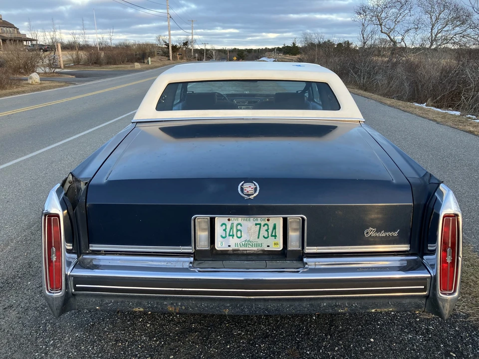 1983 Cadillac Brougham - Image 9 of 31