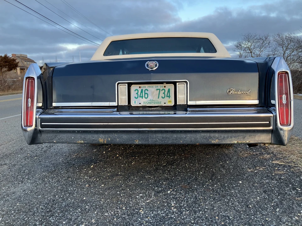 1983 Cadillac Brougham - Image 10 of 31