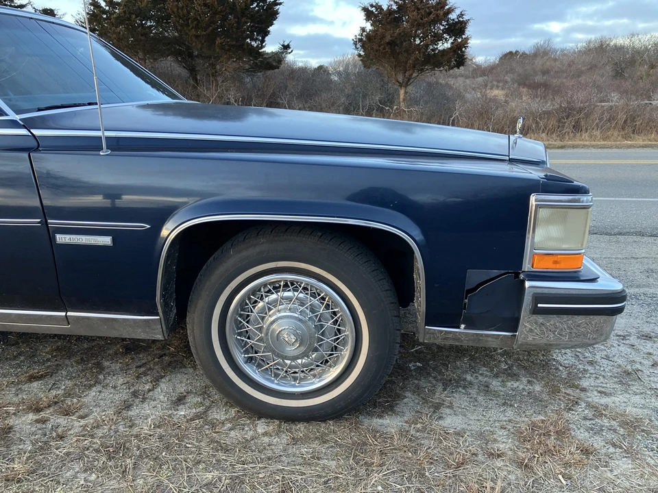 1983 Cadillac Brougham - Image 22 of 31