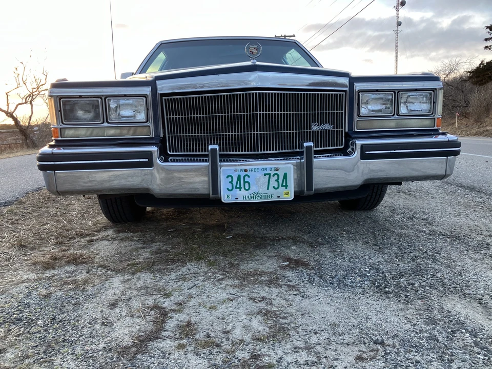 1983 Cadillac Brougham - Image 17 of 31