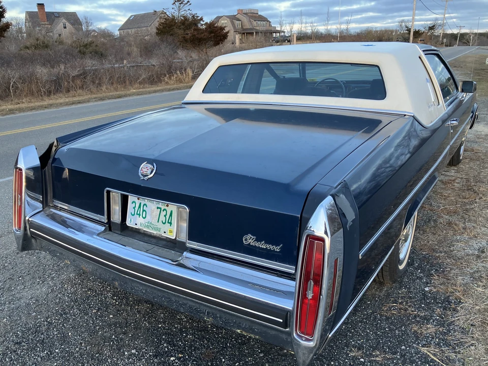 1983 Cadillac Brougham - Image 11 of 31