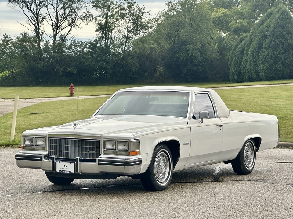 1983 Cadillac Brougham - Image 4 of 31