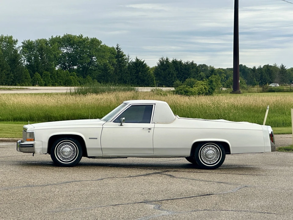 1983 Cadillac Brougham - Image 6 of 31