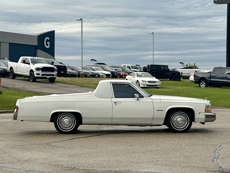 1983 Cadillac Brougham - Image 11 of 31