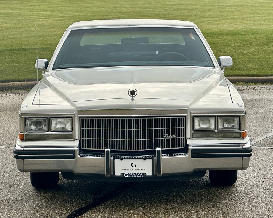 1983 Cadillac Brougham - Image 13 of 31