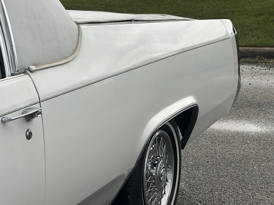 1983 Cadillac Brougham - Image 21 of 31