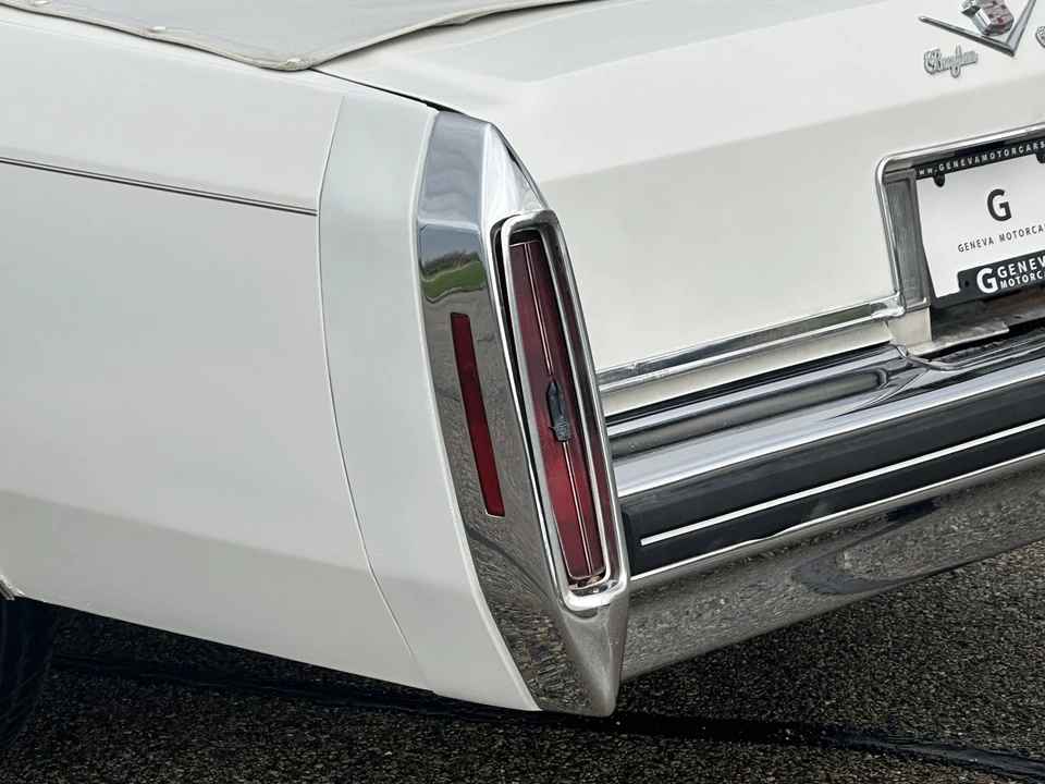1983 Cadillac Brougham - Image 22 of 31
