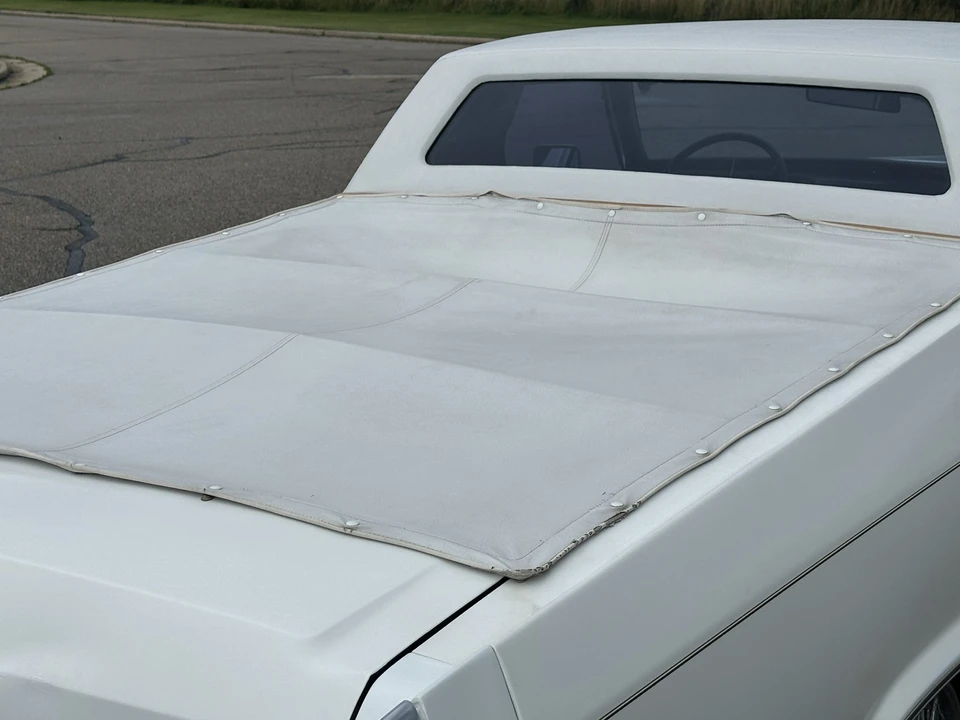 1983 Cadillac Brougham - Image 26 of 31