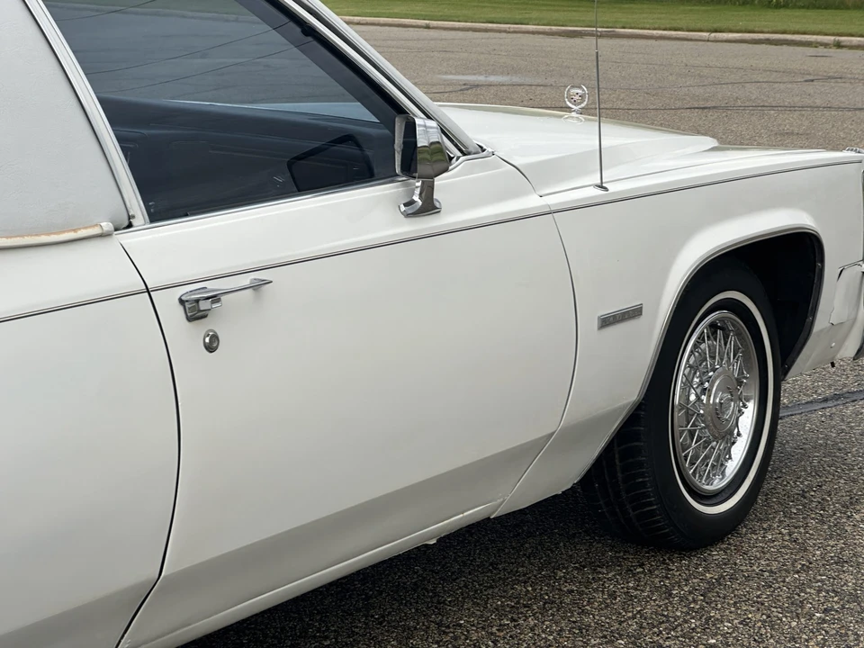 1983 Cadillac Brougham - Image 28 of 31