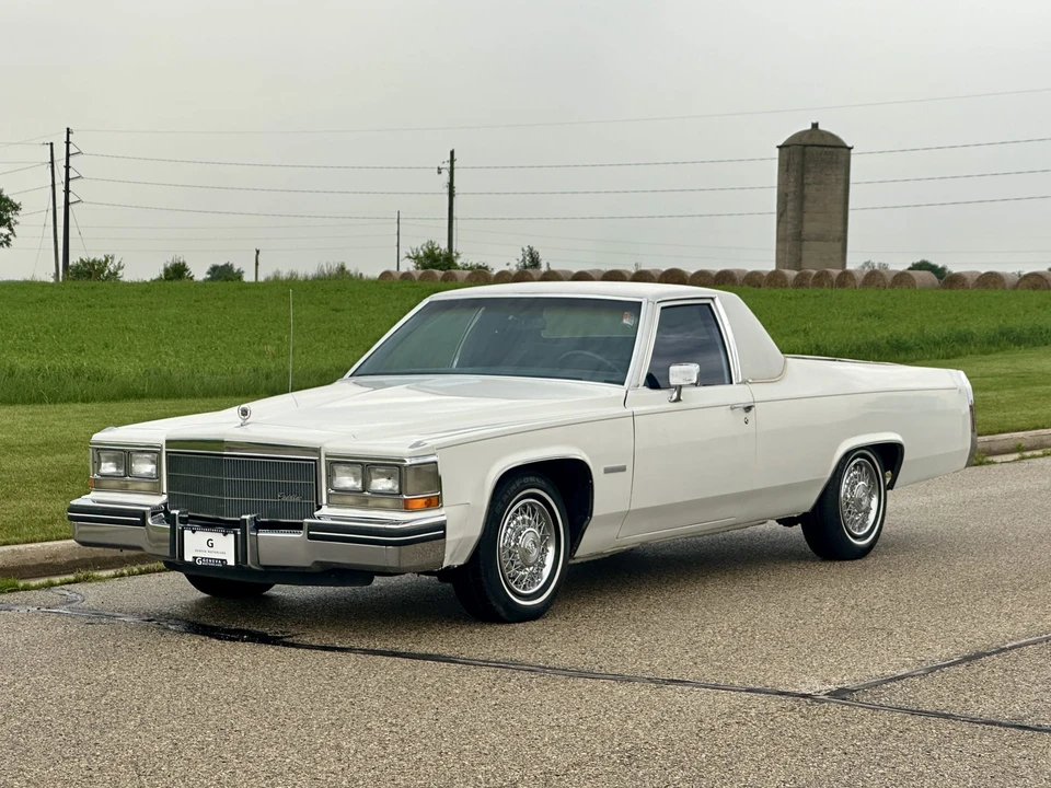 1983 Cadillac Brougham - Image 2 of 31