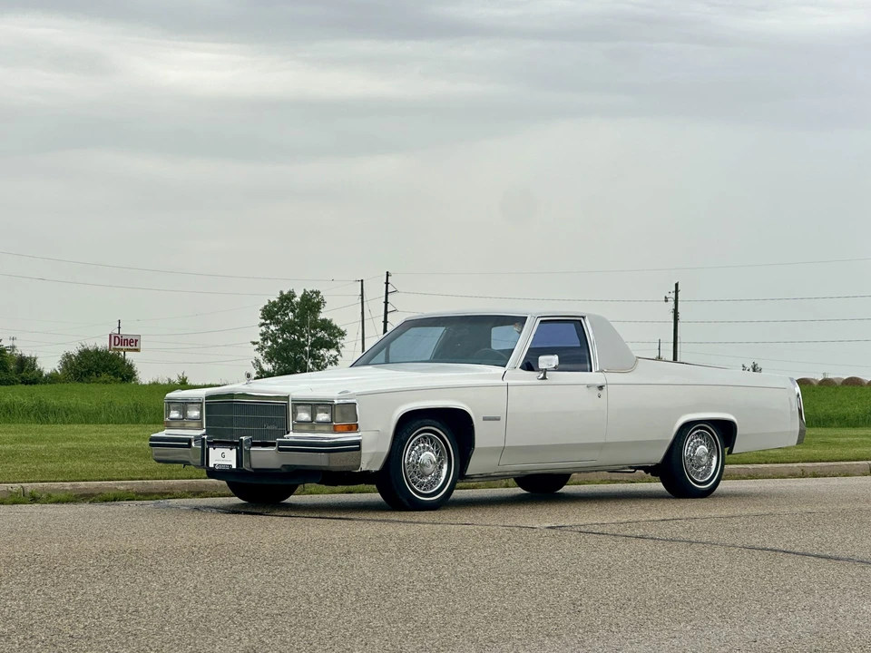 1983 Cadillac Brougham - Image 3 of 31